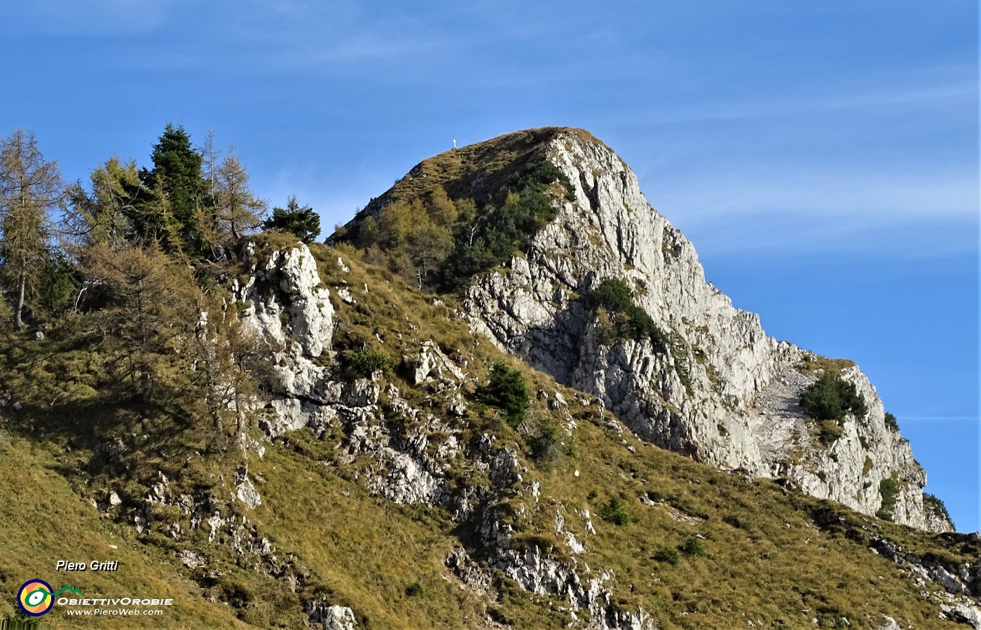 76 Dal sent. 118 vista sull'aguzza  cima del  Pizzo Badile.JPG